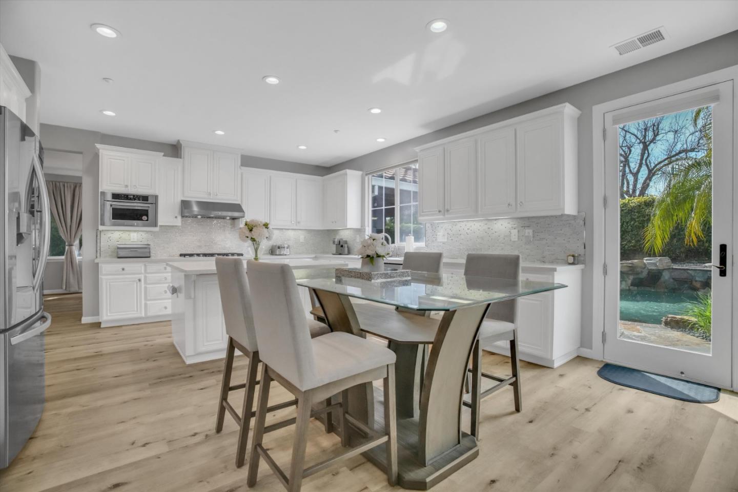 Detail Gallery Image 11 of 39 For 1684 Edera Pl, Brentwood,  CA 94513 - 5 Beds | 3/1 Baths