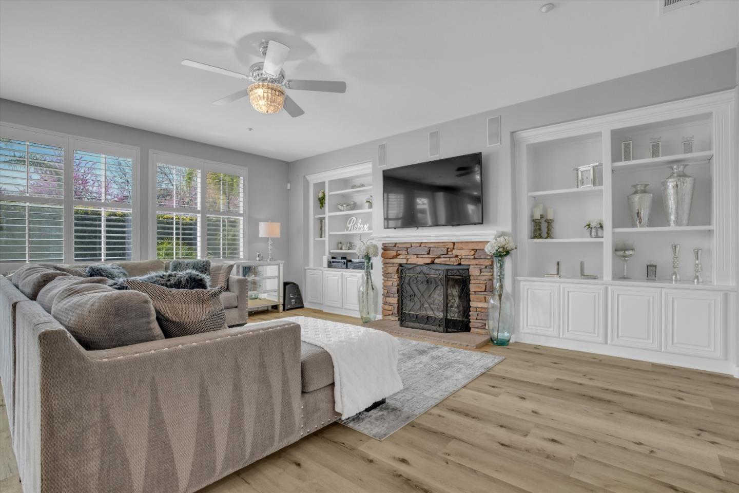 Detail Gallery Image 13 of 39 For 1684 Edera Pl, Brentwood,  CA 94513 - 5 Beds | 3/1 Baths