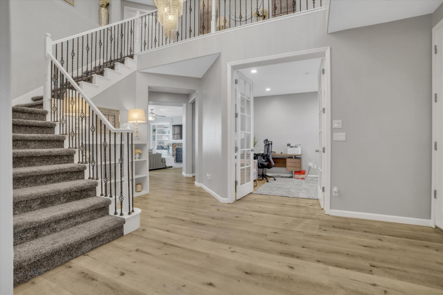 Detail Gallery Image 4 of 39 For 1684 Edera Pl, Brentwood,  CA 94513 - 5 Beds | 3/1 Baths