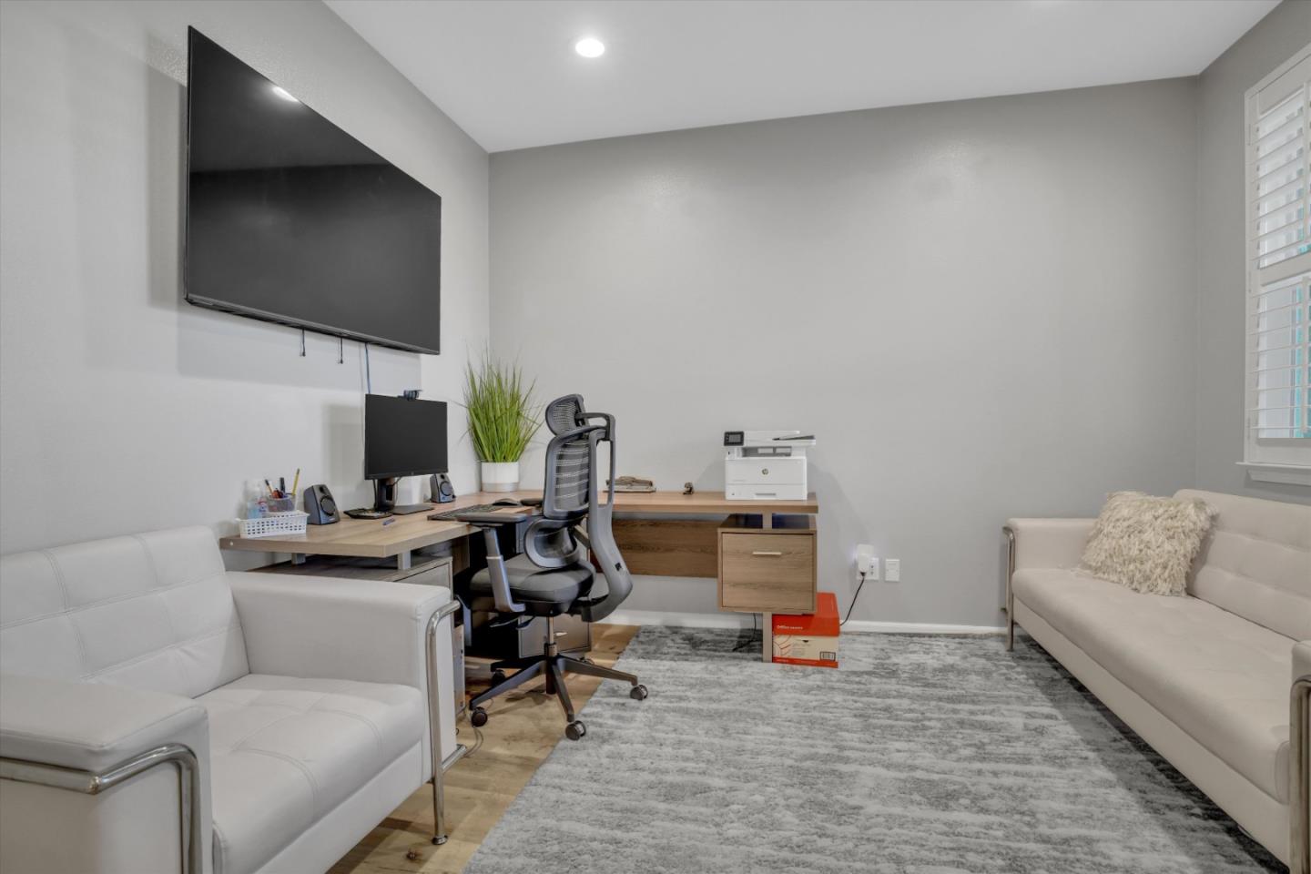 Detail Gallery Image 5 of 39 For 1684 Edera Pl, Brentwood,  CA 94513 - 5 Beds | 3/1 Baths