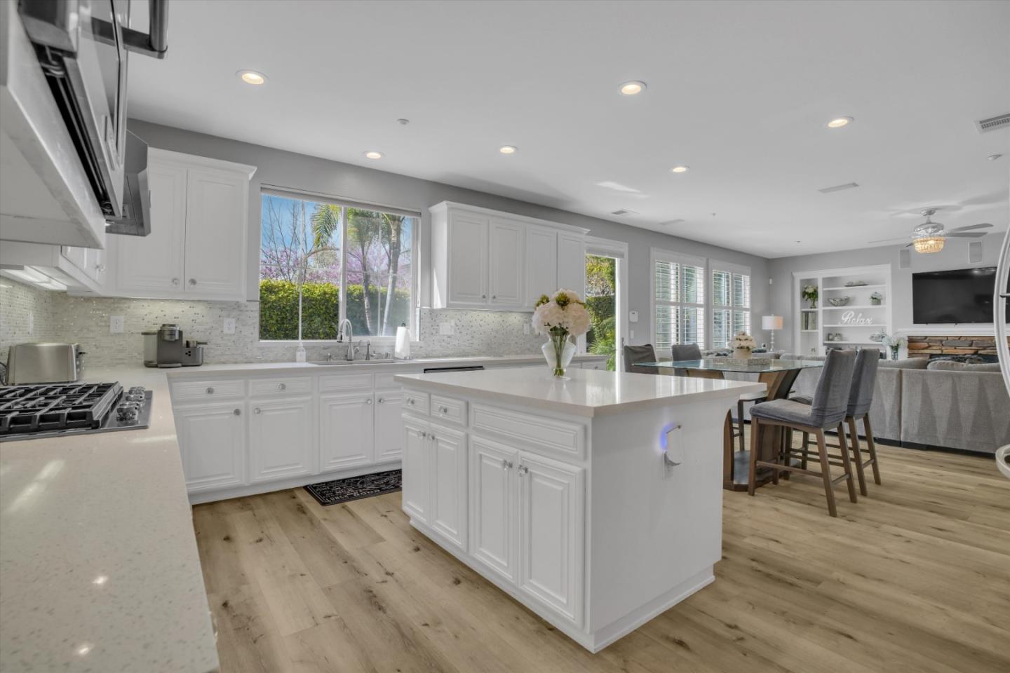 Detail Gallery Image 8 of 39 For 1684 Edera Pl, Brentwood,  CA 94513 - 5 Beds | 3/1 Baths