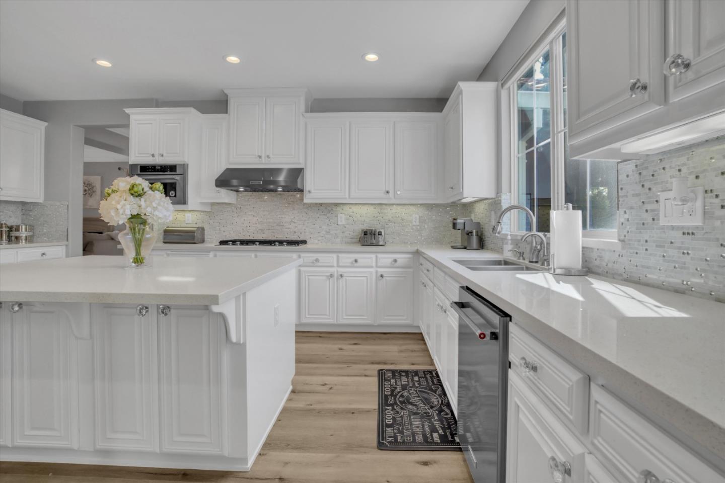 Detail Gallery Image 9 of 39 For 1684 Edera Pl, Brentwood,  CA 94513 - 5 Beds | 3/1 Baths