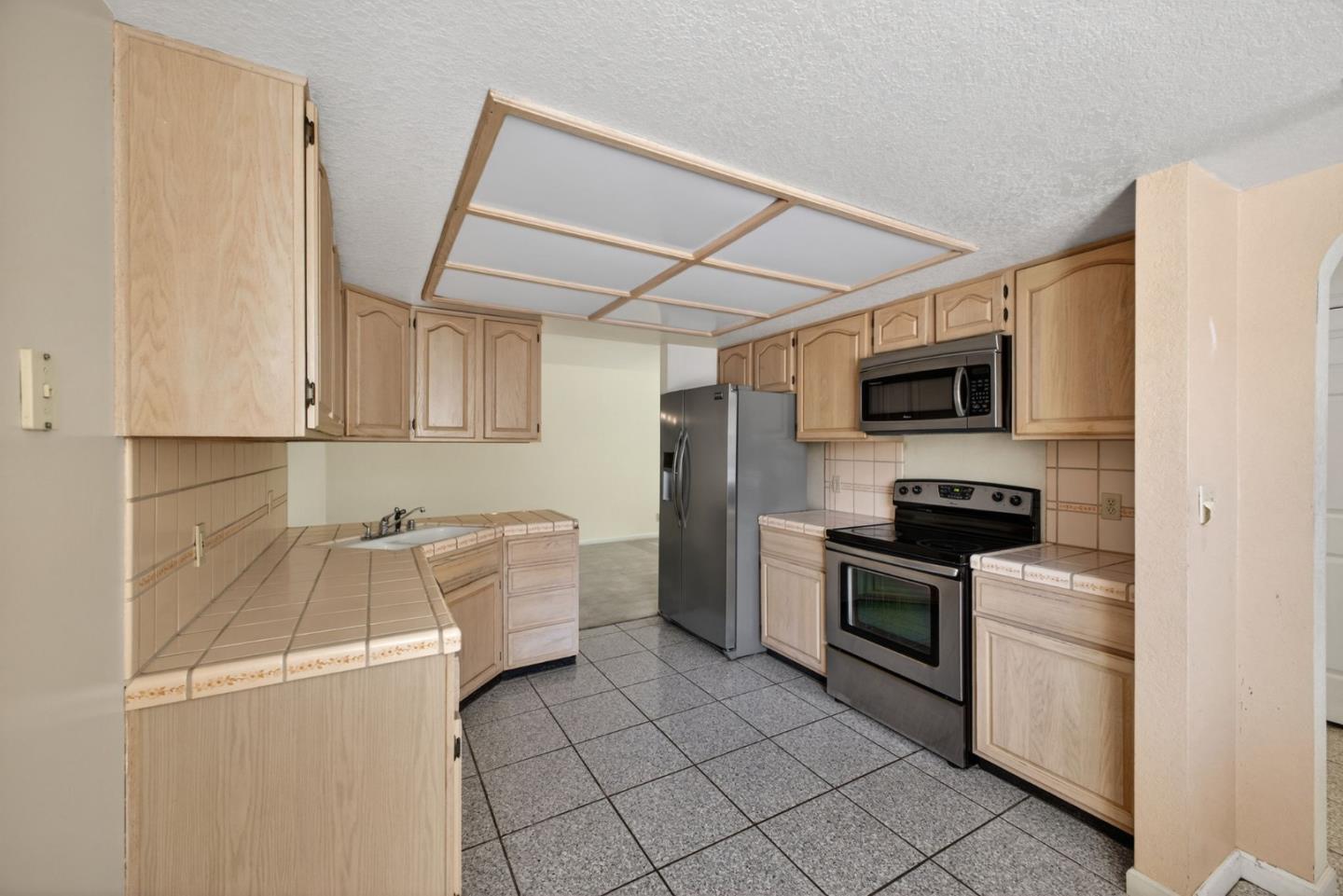 Detail Gallery Image 15 of 47 For 1074 Almaden Village Ln, San Jose,  CA 95120 - 3 Beds | 2/1 Baths