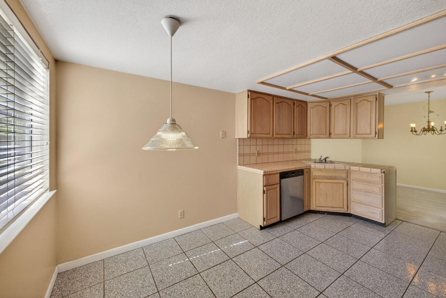 Detail Gallery Image 17 of 47 For 1074 Almaden Village Ln, San Jose,  CA 95120 - 3 Beds | 2/1 Baths