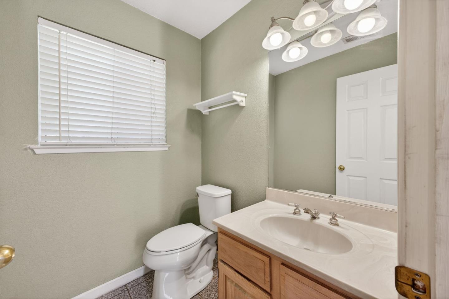 Detail Gallery Image 19 of 47 For 1074 Almaden Village Ln, San Jose,  CA 95120 - 3 Beds | 2/1 Baths