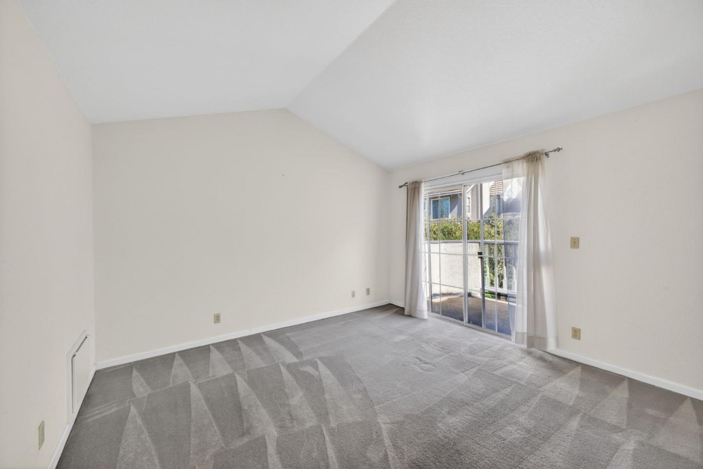 Detail Gallery Image 21 of 47 For 1074 Almaden Village Ln, San Jose,  CA 95120 - 3 Beds | 2/1 Baths