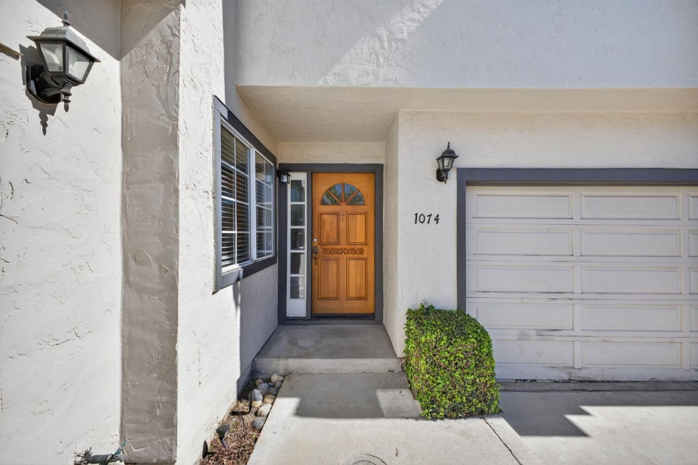 Detail Gallery Image 3 of 47 For 1074 Almaden Village Ln, San Jose,  CA 95120 - 3 Beds | 2/1 Baths