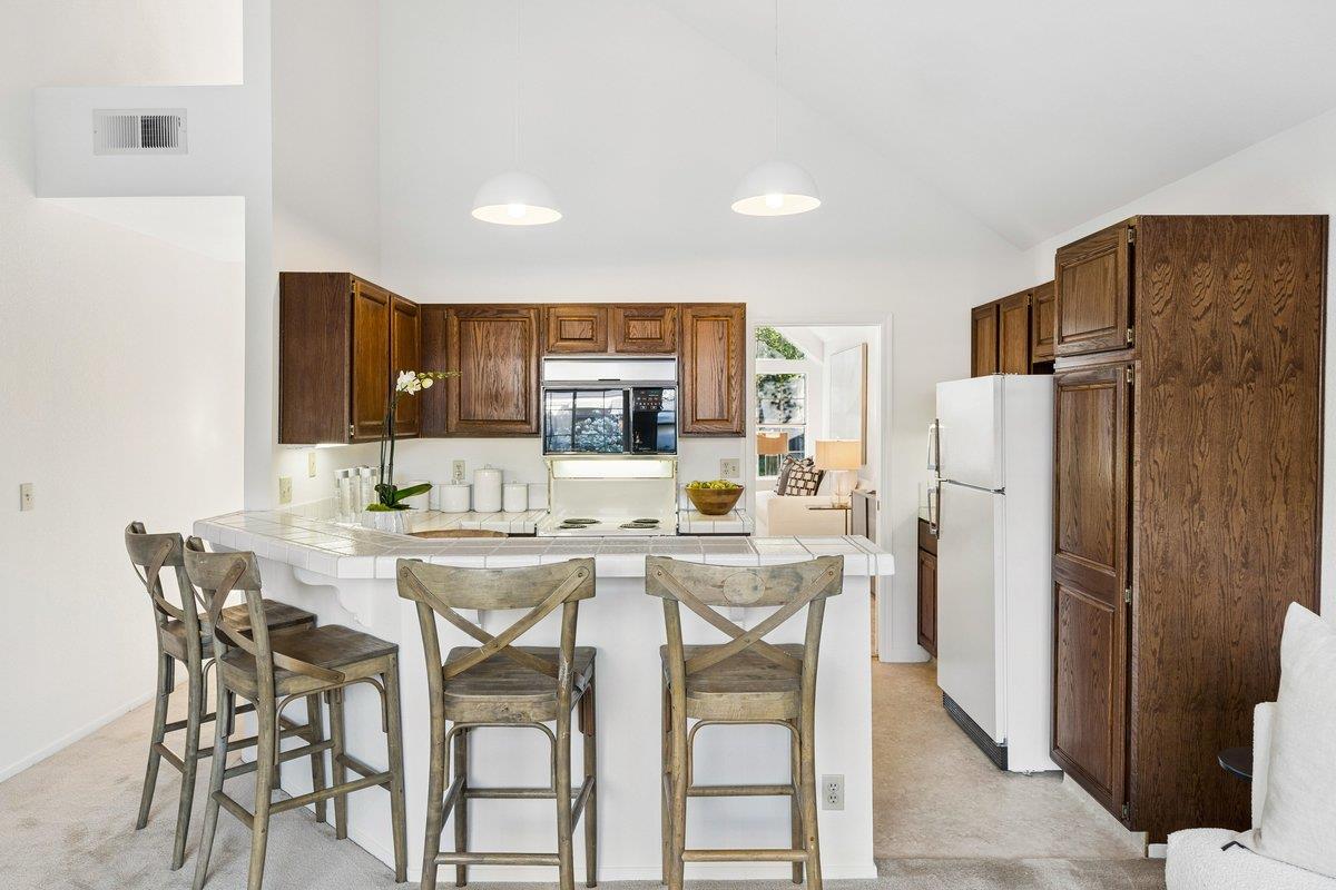 Detail Gallery Image 14 of 31 For 1402 Dominica Ln, Foster City,  CA 94404 - 3 Beds | 2 Baths