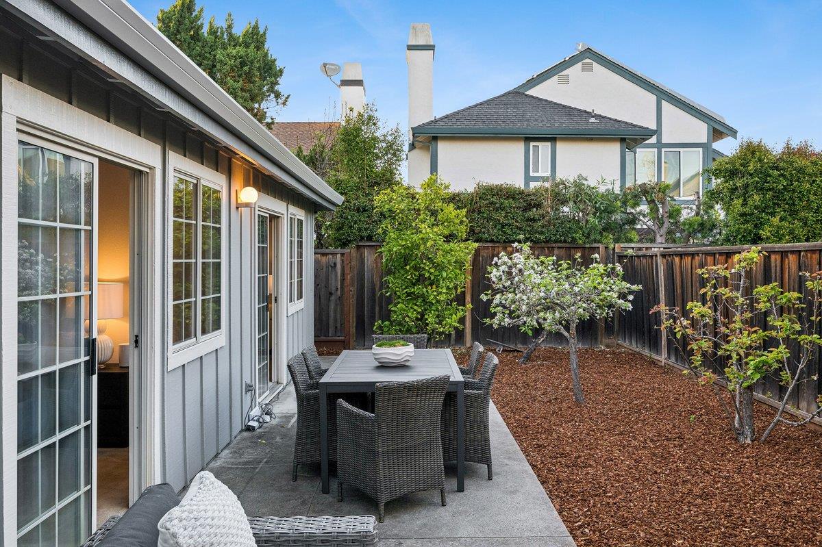 Detail Gallery Image 30 of 31 For 1402 Dominica Ln, Foster City,  CA 94404 - 3 Beds | 2 Baths