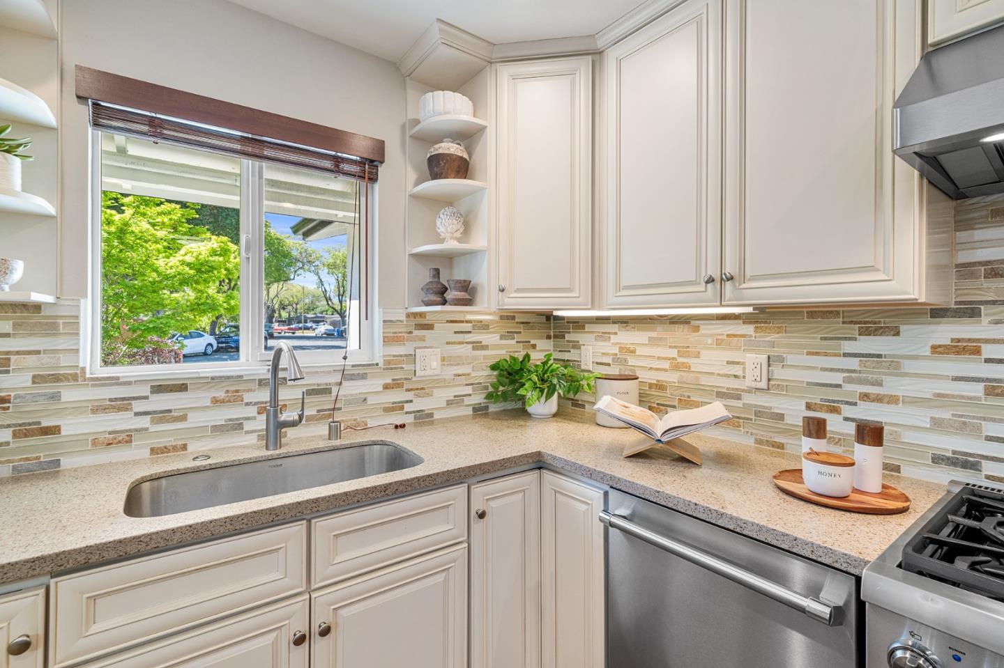 Detail Gallery Image 12 of 67 For 175 La Canada Ct, Los Gatos,  CA 95032 - 3 Beds | 2 Baths