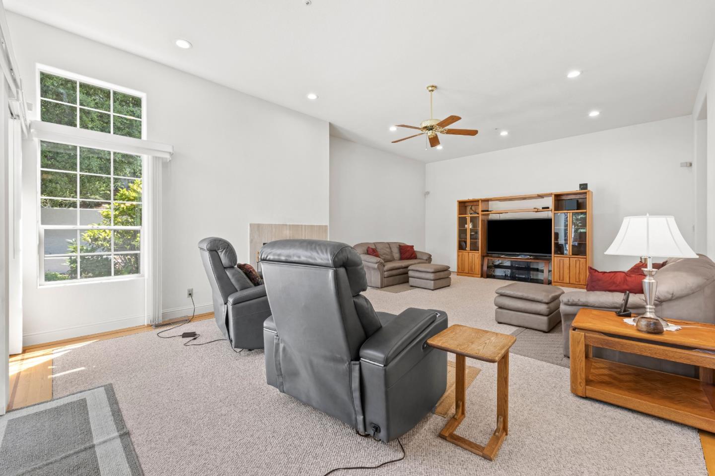 Detail Gallery Image 10 of 76 For 18216 Sparhawk Way, Morgan Hill,  CA 95037 - 5 Beds | 3/1 Baths