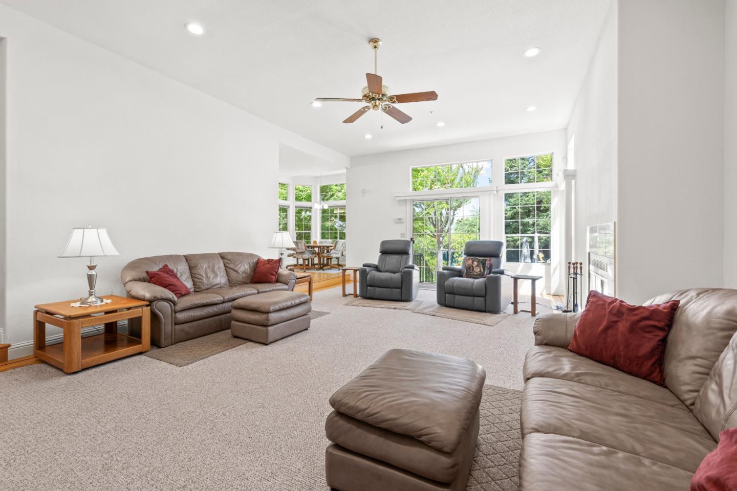 Detail Gallery Image 11 of 76 For 18216 Sparhawk Way, Morgan Hill,  CA 95037 - 5 Beds | 3/1 Baths