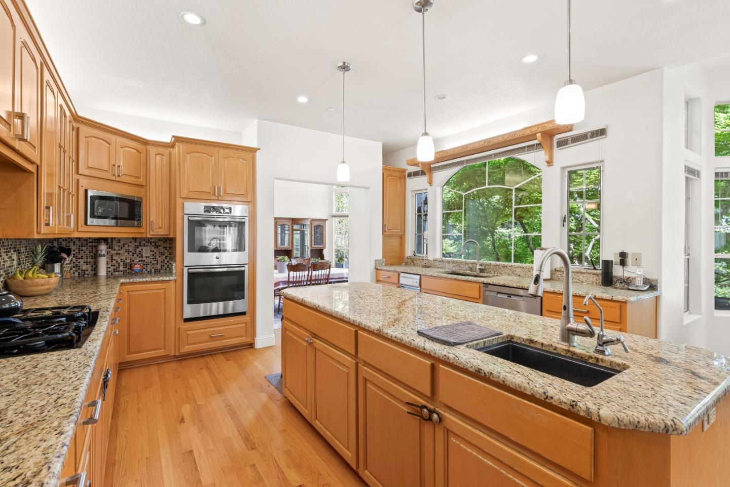 Detail Gallery Image 14 of 76 For 18216 Sparhawk Way, Morgan Hill,  CA 95037 - 5 Beds | 3/1 Baths