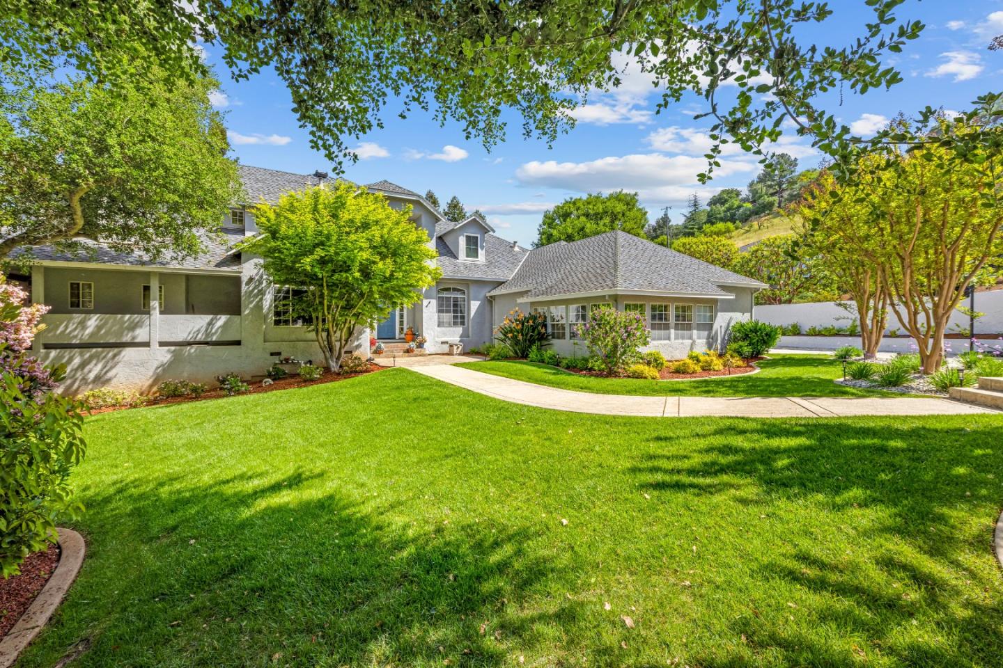 Detail Gallery Image 2 of 76 For 18216 Sparhawk Way, Morgan Hill,  CA 95037 - 5 Beds | 3/1 Baths