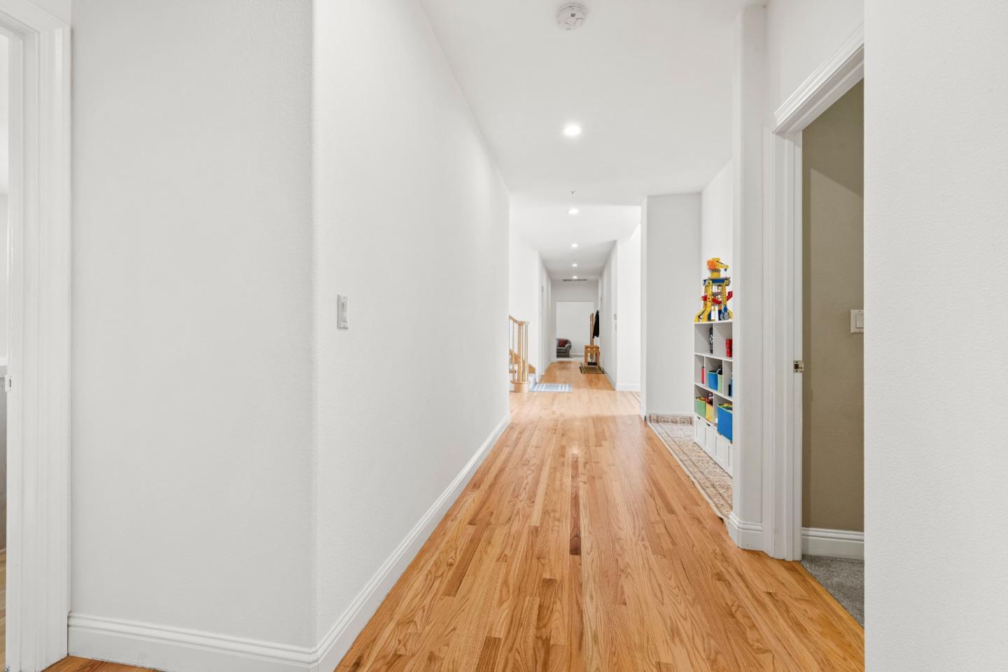 Detail Gallery Image 23 of 76 For 18216 Sparhawk Way, Morgan Hill,  CA 95037 - 5 Beds | 3/1 Baths