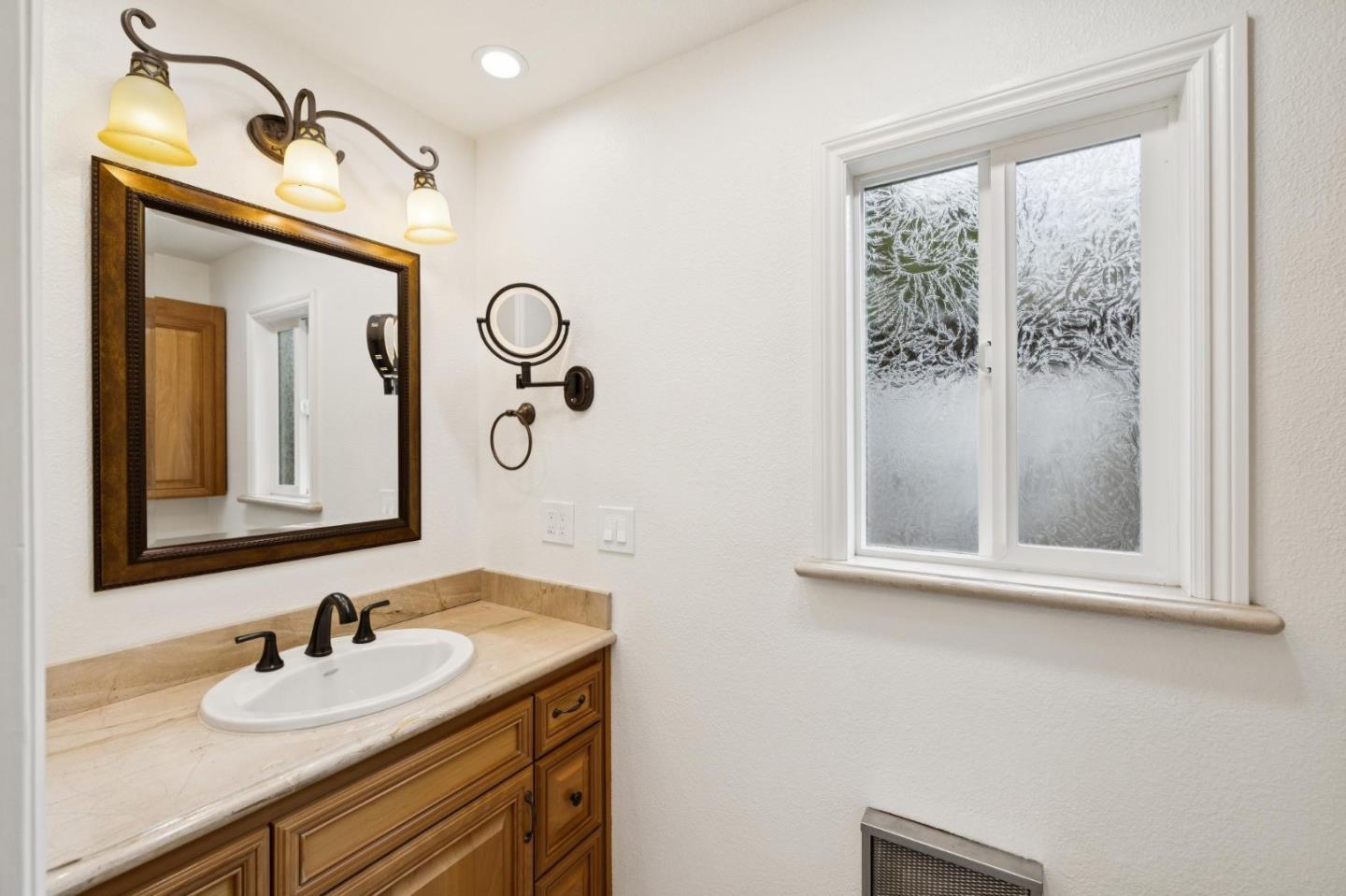 Detail Gallery Image 33 of 79 For 645 Hale Ave, Morgan Hill,  CA 95037 - 3 Beds | 3 Baths