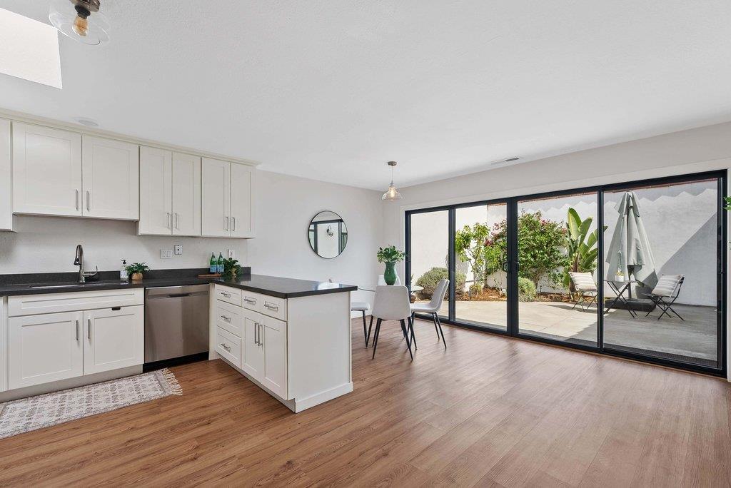 Detail Gallery Image 3 of 43 For 114 Serra Ct, Santa Cruz,  CA 95060 - 3 Beds | 1/1 Baths