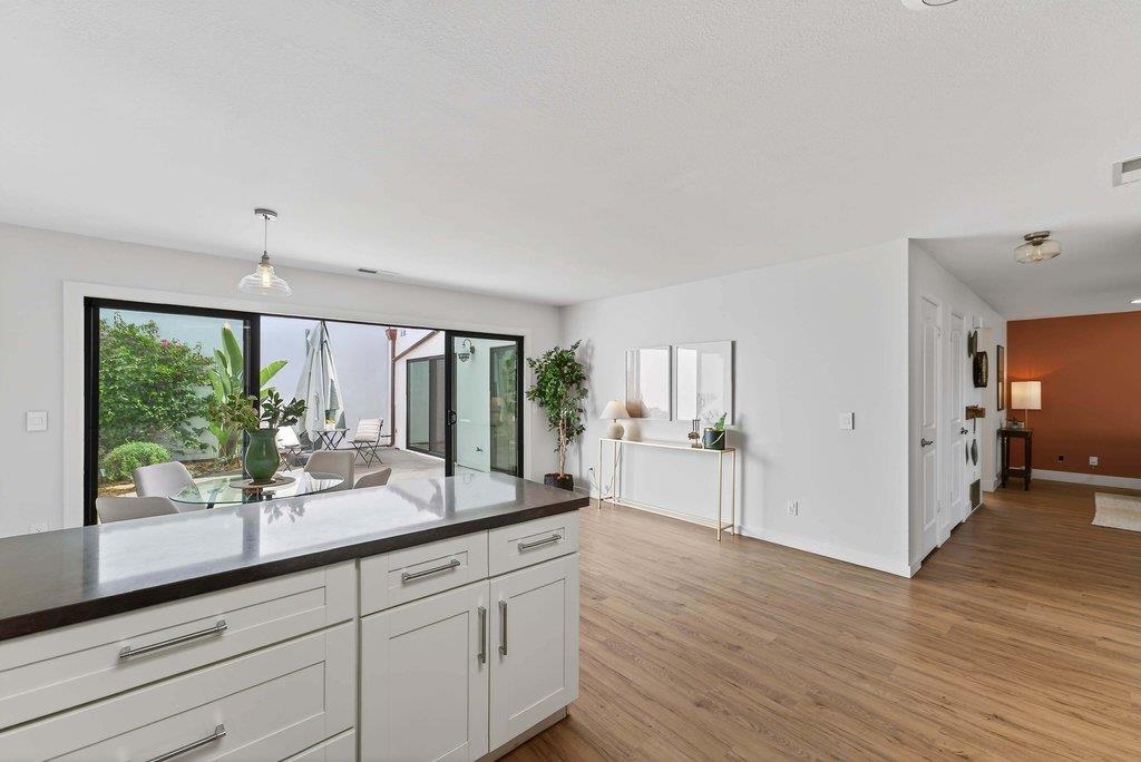 Detail Gallery Image 9 of 43 For 114 Serra Ct, Santa Cruz,  CA 95060 - 3 Beds | 1/1 Baths