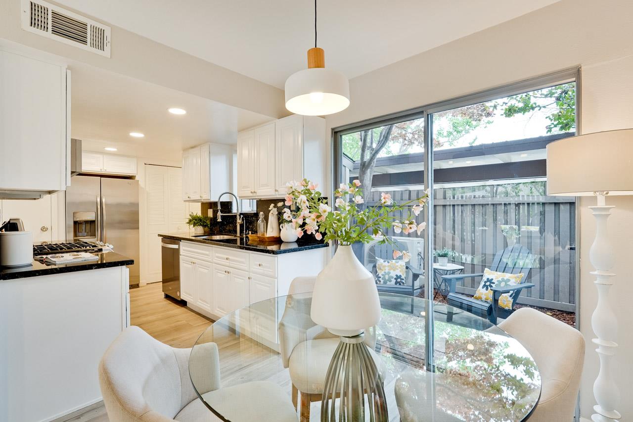 Detail Gallery Image 14 of 48 For 10558 Red Fir Ct, Cupertino,  CA 95014 - 3 Beds | 1/1 Baths