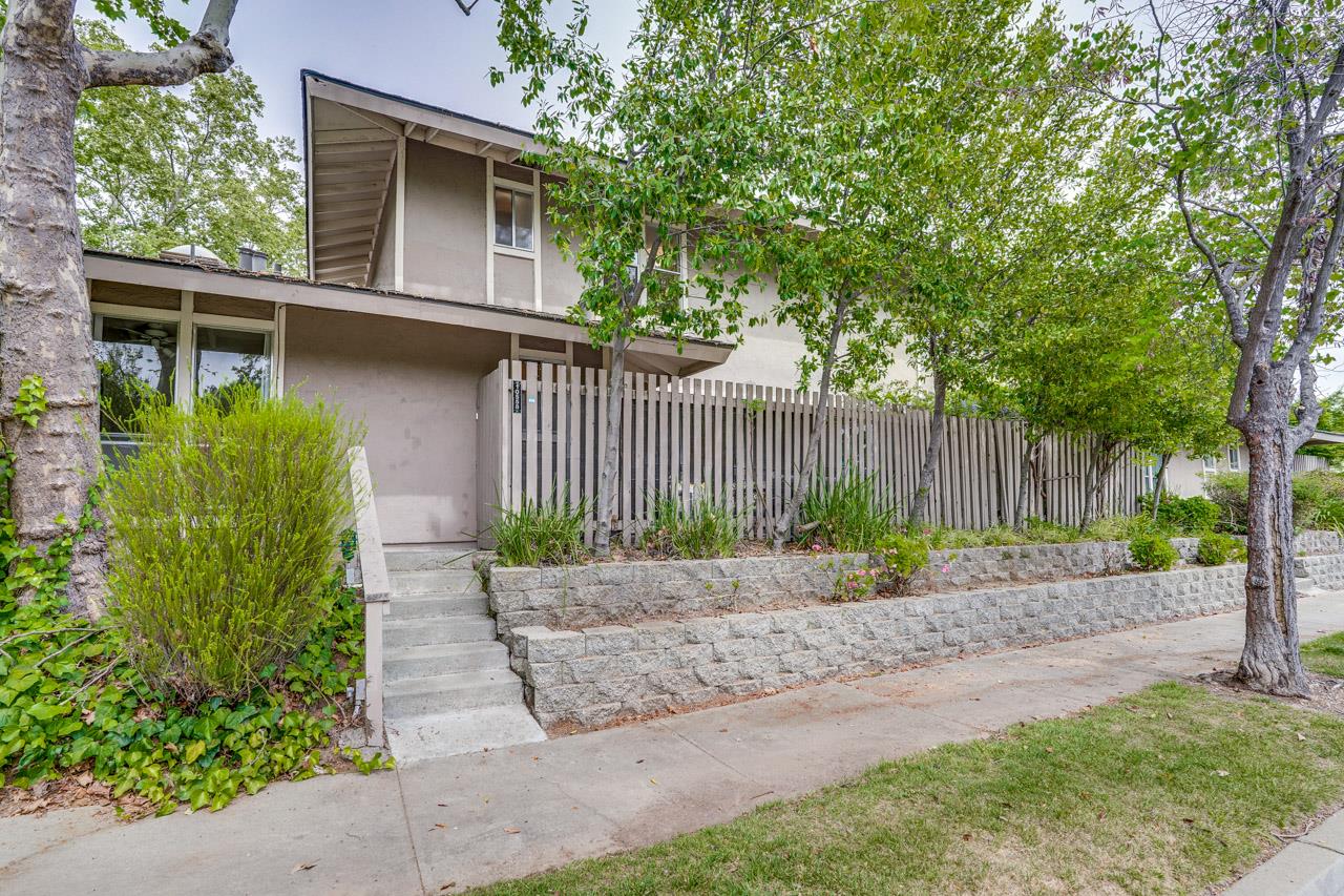 Featured listings