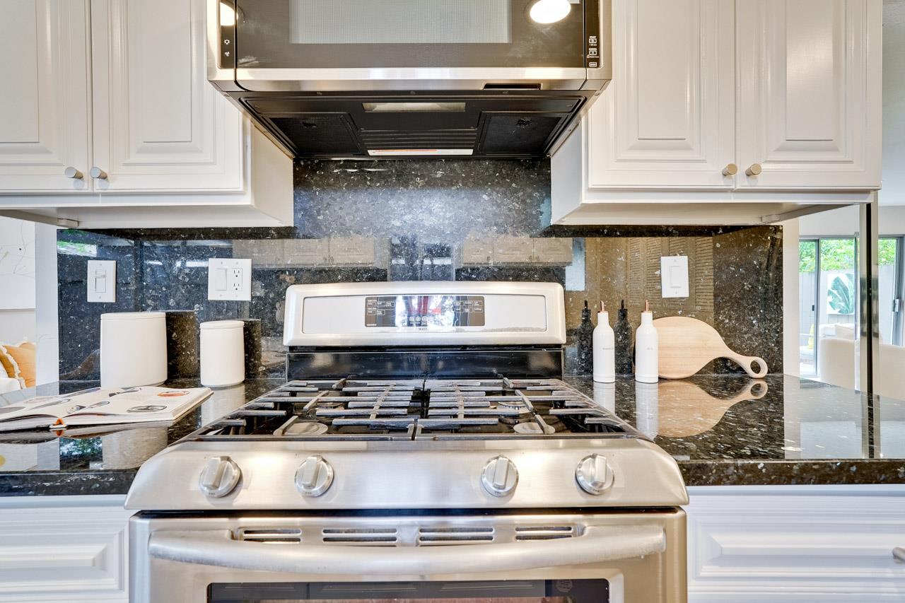 Detail Gallery Image 20 of 48 For 10558 Red Fir Ct, Cupertino,  CA 95014 - 3 Beds | 1/1 Baths