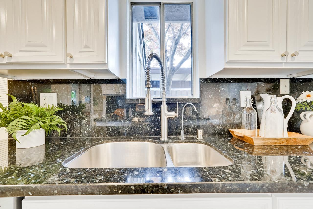 Detail Gallery Image 23 of 48 For 10558 Red Fir Ct, Cupertino,  CA 95014 - 3 Beds | 1/1 Baths