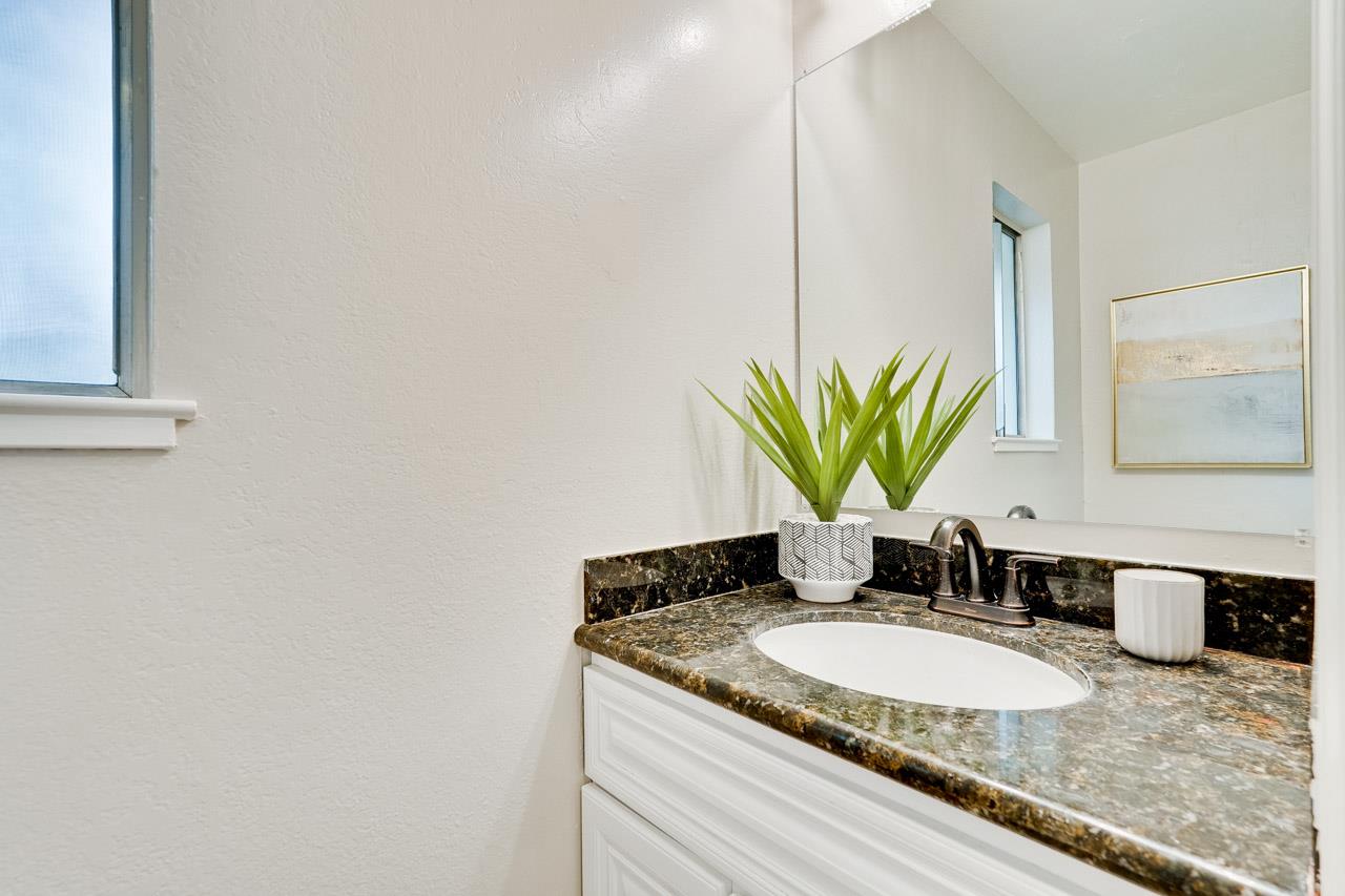 Detail Gallery Image 25 of 48 For 10558 Red Fir Ct, Cupertino,  CA 95014 - 3 Beds | 1/1 Baths