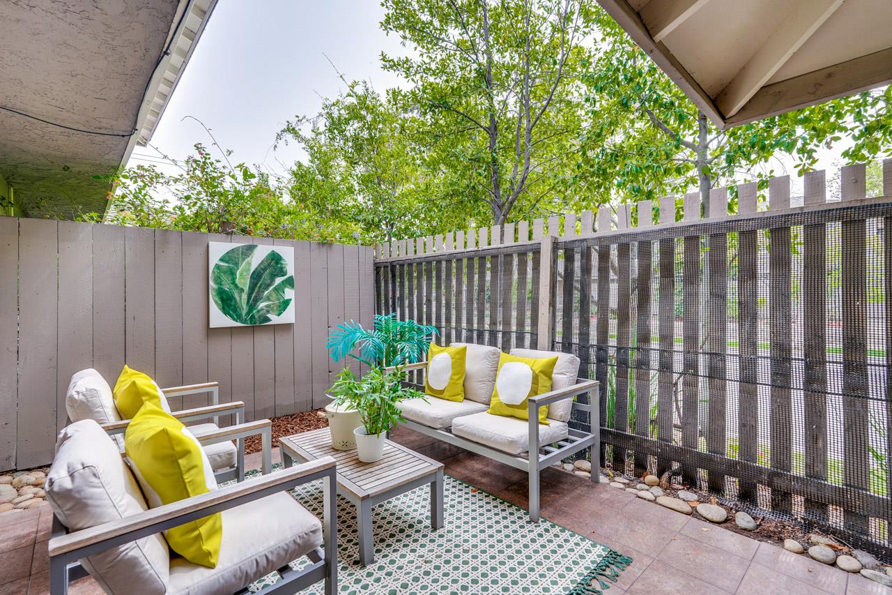 Detail Gallery Image 5 of 48 For 10558 Red Fir Ct, Cupertino,  CA 95014 - 3 Beds | 1/1 Baths