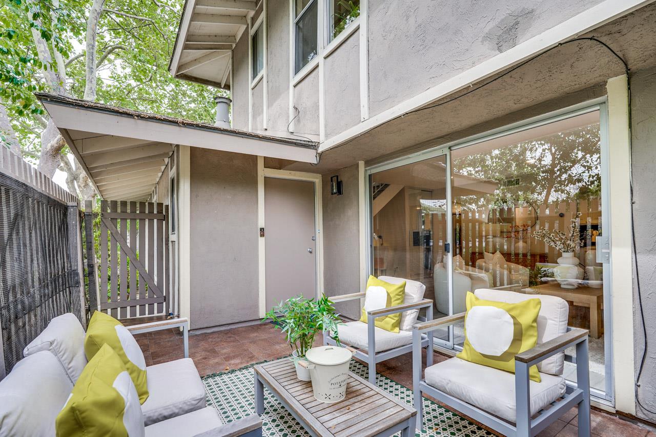 Detail Gallery Image 6 of 48 For 10558 Red Fir Ct, Cupertino,  CA 95014 - 3 Beds | 1/1 Baths