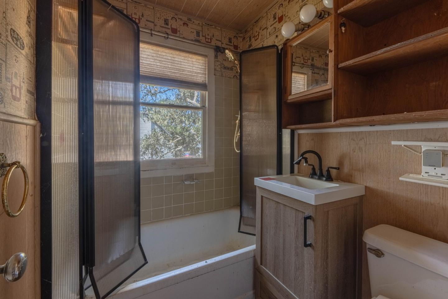 Detail Gallery Image 18 of 25 For Benito Ave, Pacific Grove,  CA 93950 - 3 Beds | 1 Baths