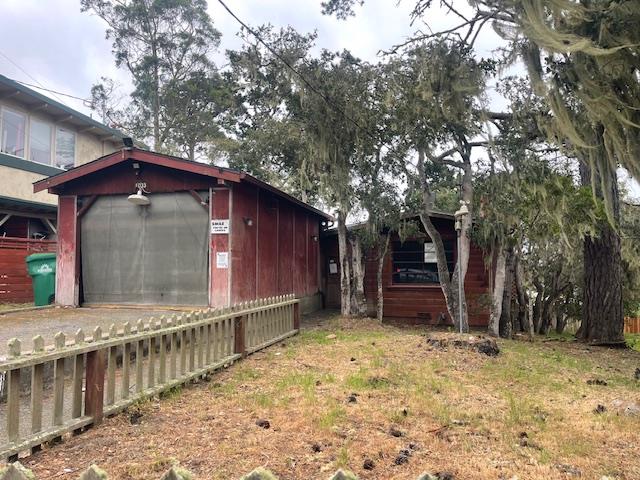 Detail Gallery Image 2 of 7 For Benito Ave, Pacific Grove,  CA 93950 - 3 Beds | 1 Baths