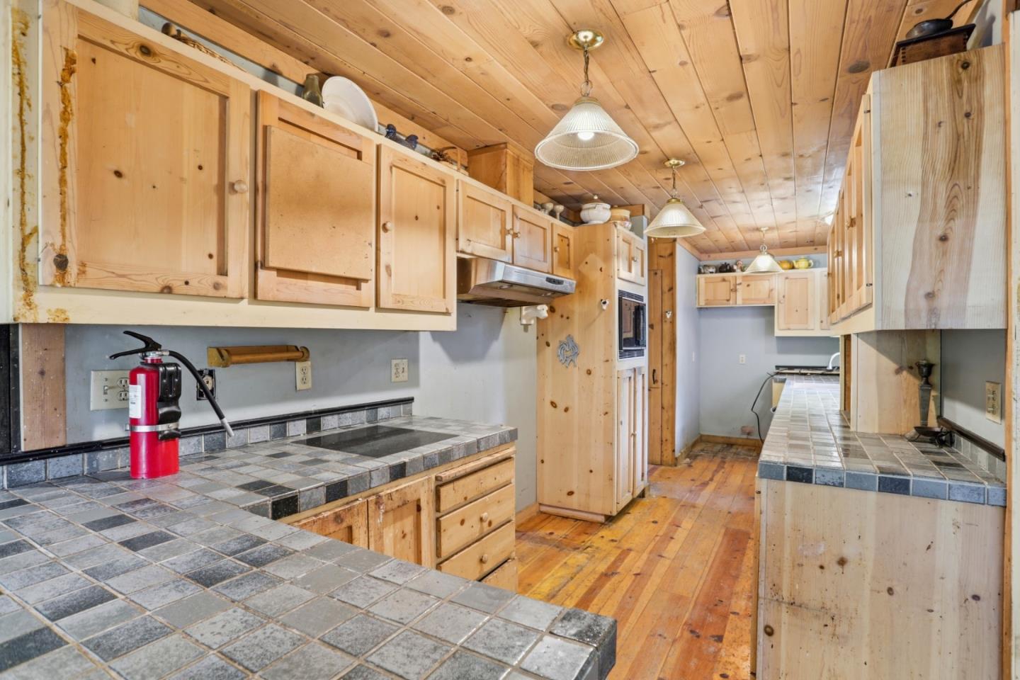 Detail Gallery Image 11 of 41 For 339 Brookwood Ave, San Jose,  CA 95116 - 4 Beds | 3 Baths