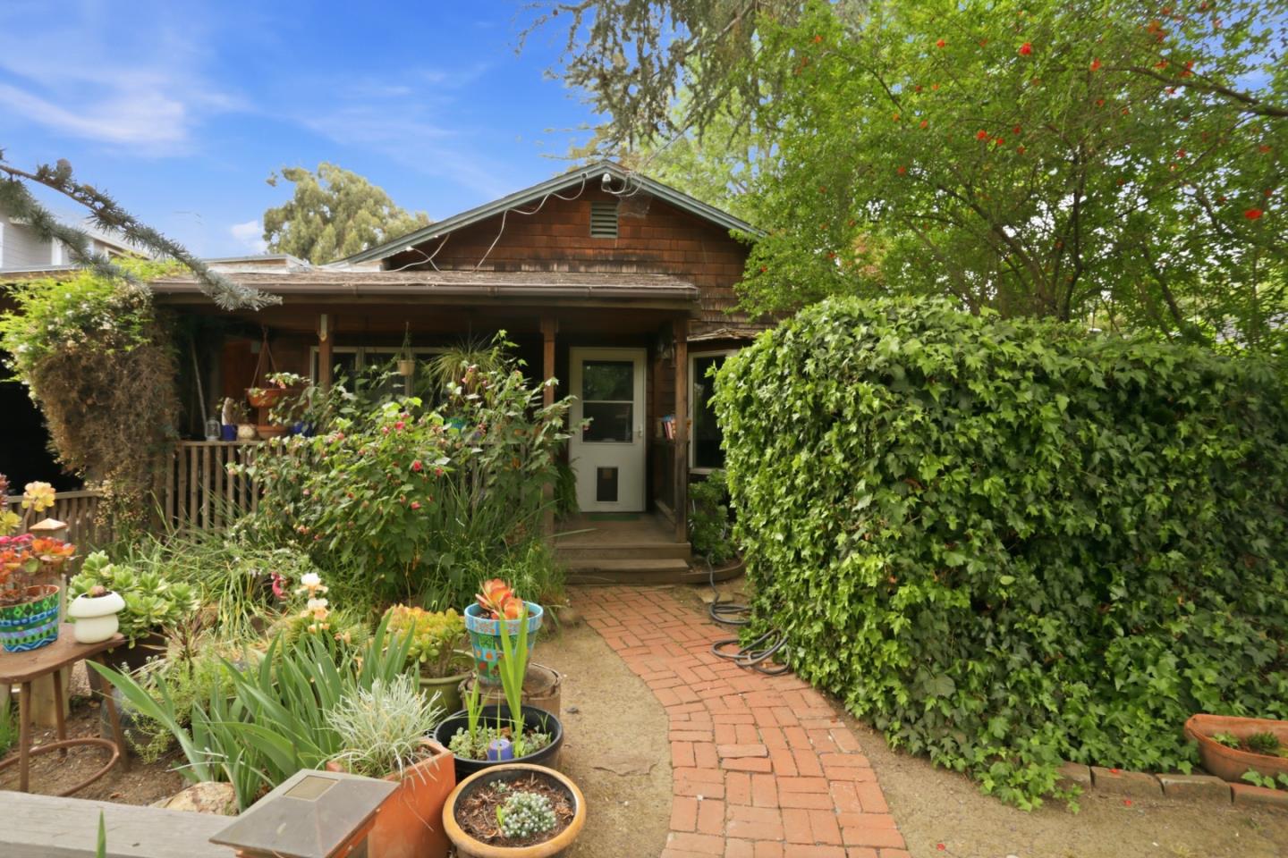 Detail Gallery Image 23 of 41 For 339 Brookwood Ave, San Jose,  CA 95116 - 4 Beds | 3 Baths