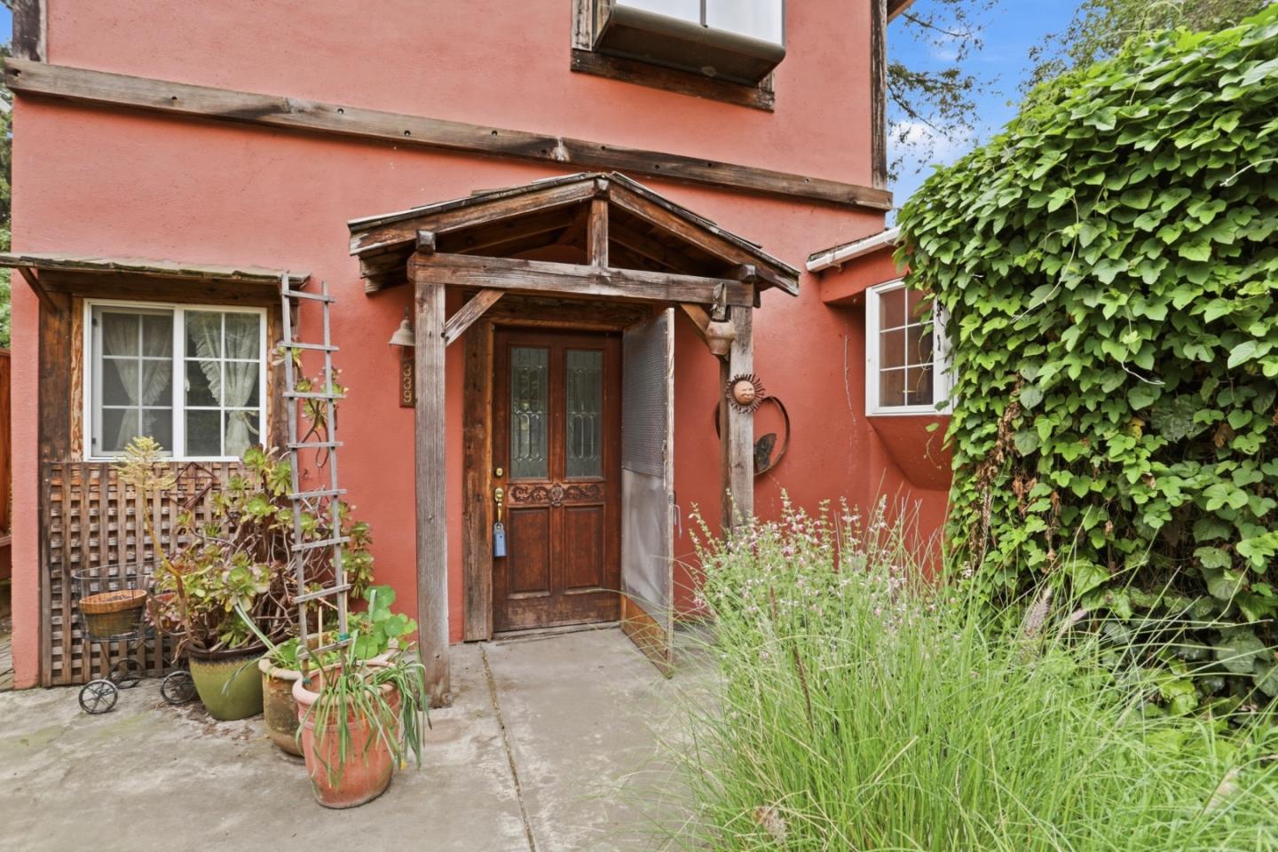 Detail Gallery Image 3 of 41 For 339 Brookwood Ave, San Jose,  CA 95116 - 4 Beds | 3 Baths