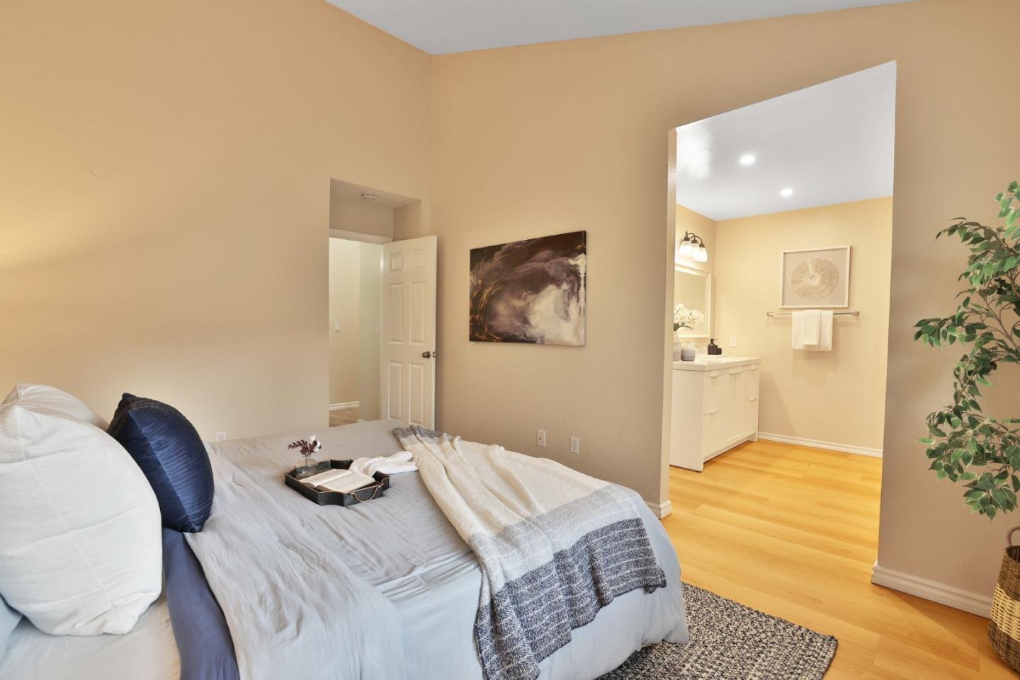 Detail Gallery Image 16 of 24 For 116 Monte Villa Ct, Campbell,  CA 95008 - 2 Beds | 2/1 Baths