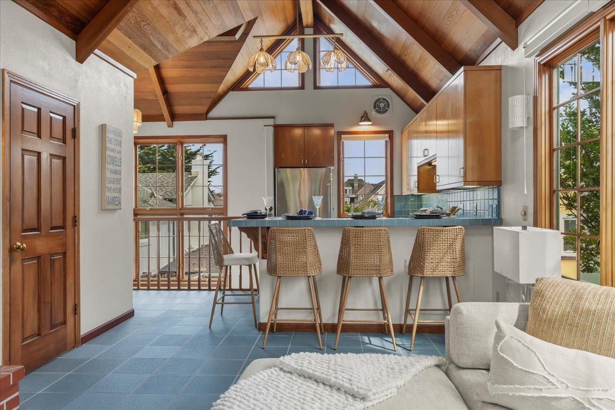 Detail Gallery Image 5 of 30 For 116 Mott Ave, Santa Cruz,  CA 95062 - 2 Beds | 2/1 Baths