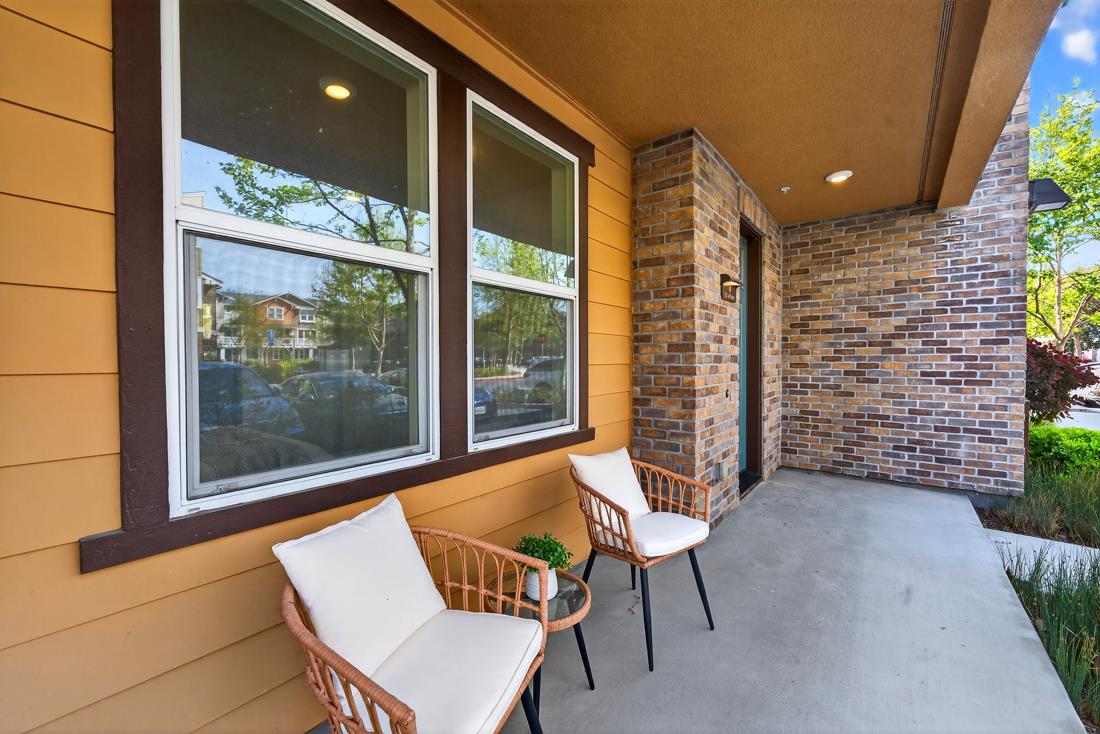 Detail Gallery Image 12 of 60 For 552 Galt Ter #4,  Sunnyvale,  CA 94085 - 4 Beds | 3/1 Baths