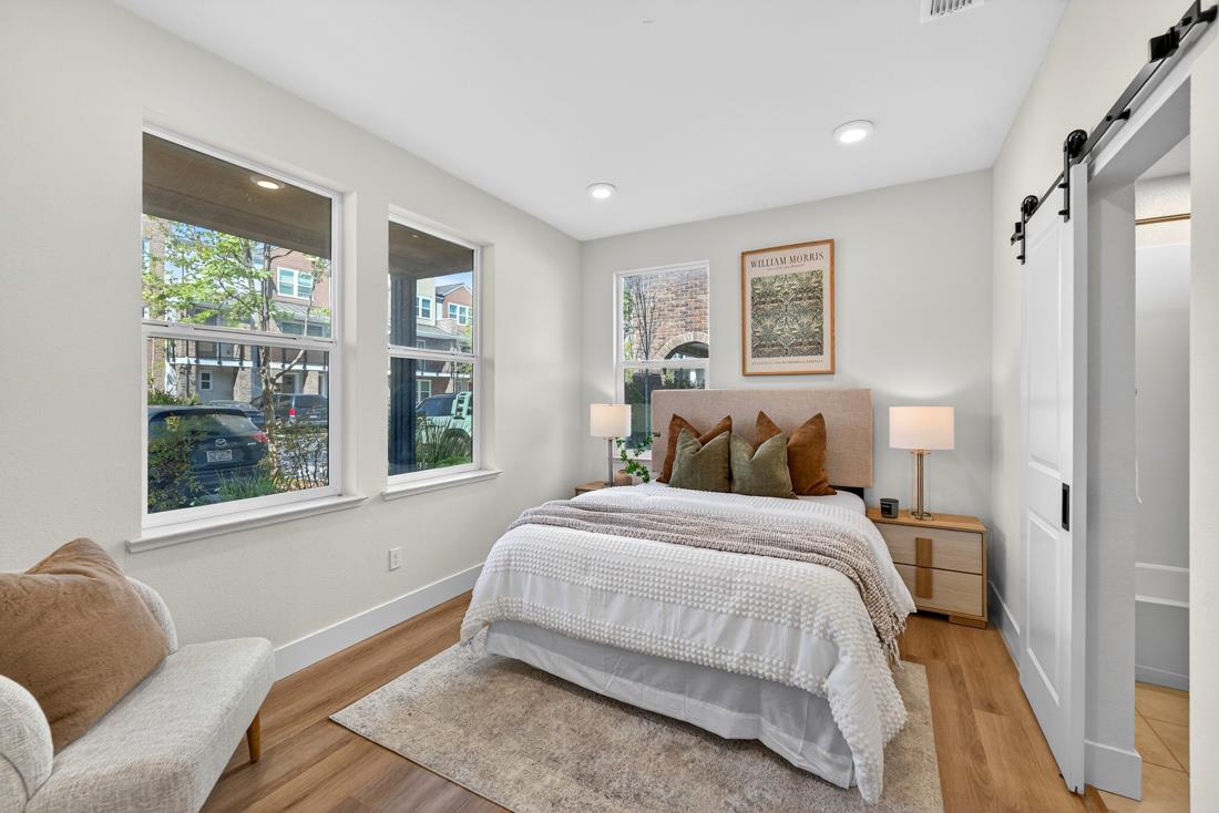 Detail Gallery Image 14 of 60 For 552 Galt Ter #4,  Sunnyvale,  CA 94085 - 4 Beds | 3/1 Baths