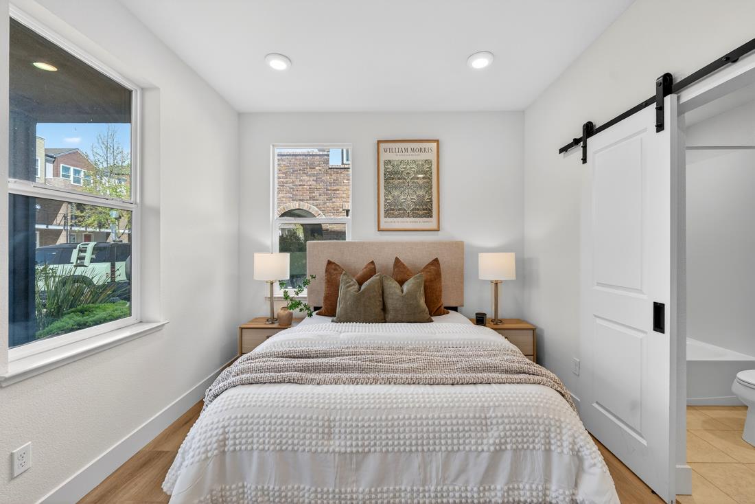 Detail Gallery Image 15 of 60 For 552 Galt Ter #4,  Sunnyvale,  CA 94085 - 4 Beds | 3/1 Baths