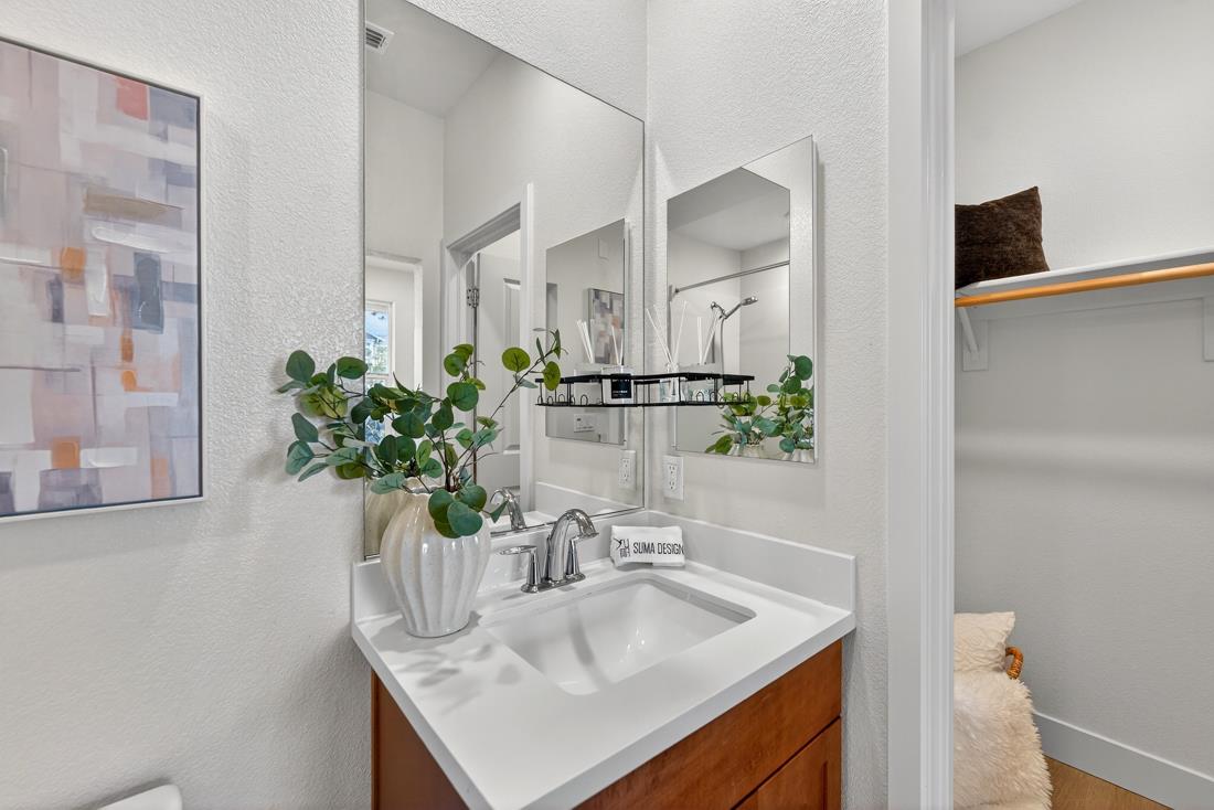 Detail Gallery Image 18 of 60 For 552 Galt Ter #4,  Sunnyvale,  CA 94085 - 4 Beds | 3/1 Baths