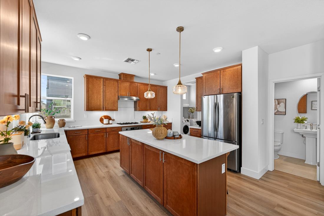 Detail Gallery Image 23 of 60 For 552 Galt Ter #4,  Sunnyvale,  CA 94085 - 4 Beds | 3/1 Baths