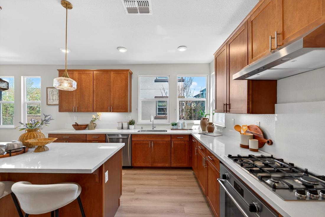 Detail Gallery Image 25 of 60 For 552 Galt Ter #4,  Sunnyvale,  CA 94085 - 4 Beds | 3/1 Baths