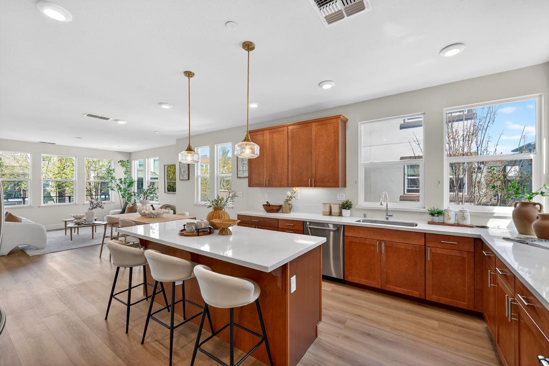 Detail Gallery Image 26 of 60 For 552 Galt Ter #4,  Sunnyvale,  CA 94085 - 4 Beds | 3/1 Baths