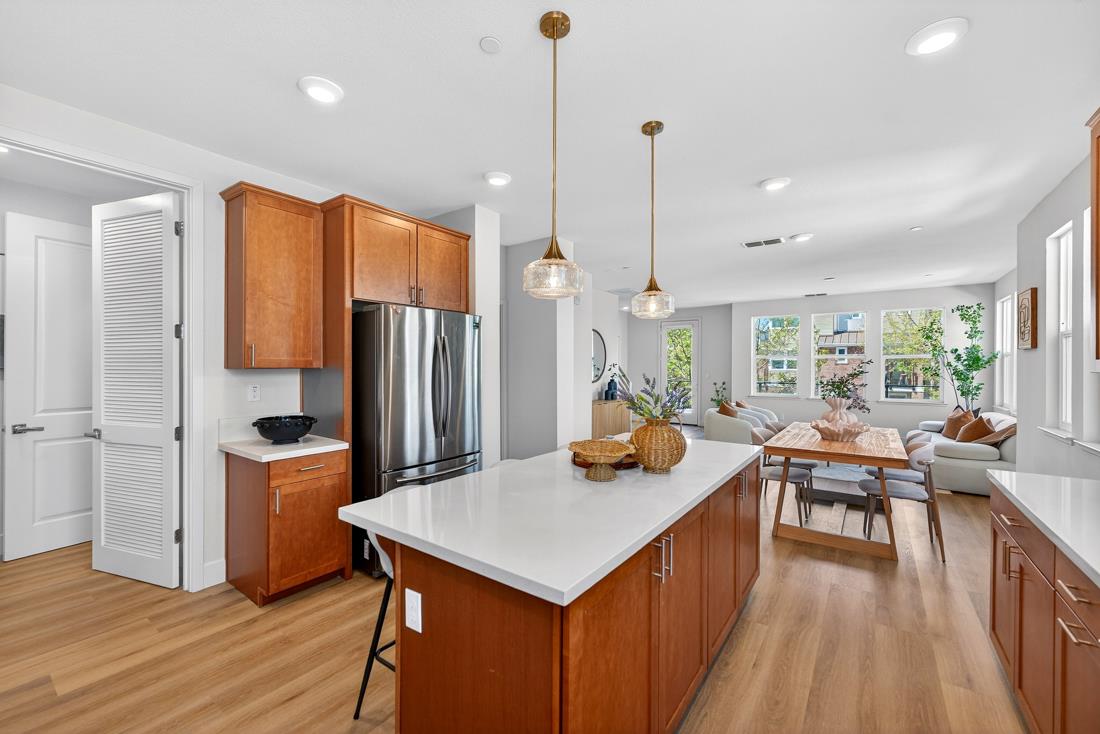 Detail Gallery Image 27 of 60 For 552 Galt Ter #4,  Sunnyvale,  CA 94085 - 4 Beds | 3/1 Baths