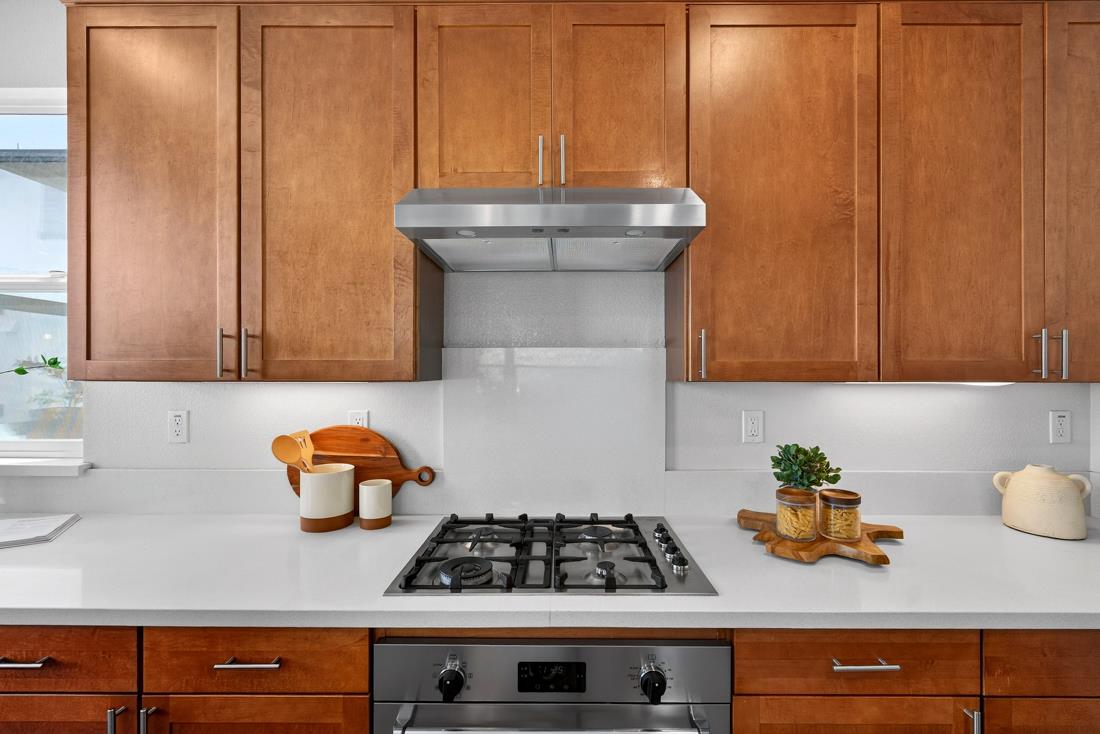 Detail Gallery Image 28 of 60 For 552 Galt Ter #4,  Sunnyvale,  CA 94085 - 4 Beds | 3/1 Baths