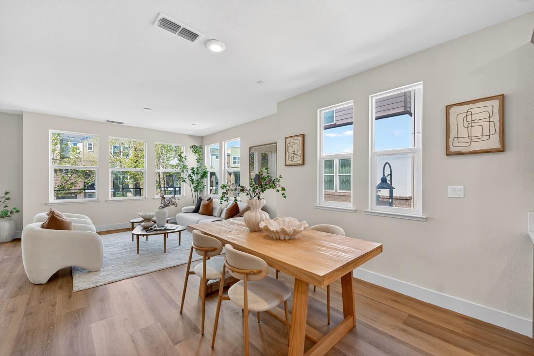 Detail Gallery Image 29 of 60 For 552 Galt Ter #4,  Sunnyvale,  CA 94085 - 4 Beds | 3/1 Baths