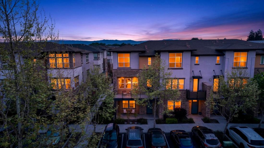 Detail Gallery Image 3 of 60 For 552 Galt Ter #4,  Sunnyvale,  CA 94085 - 4 Beds | 3/1 Baths