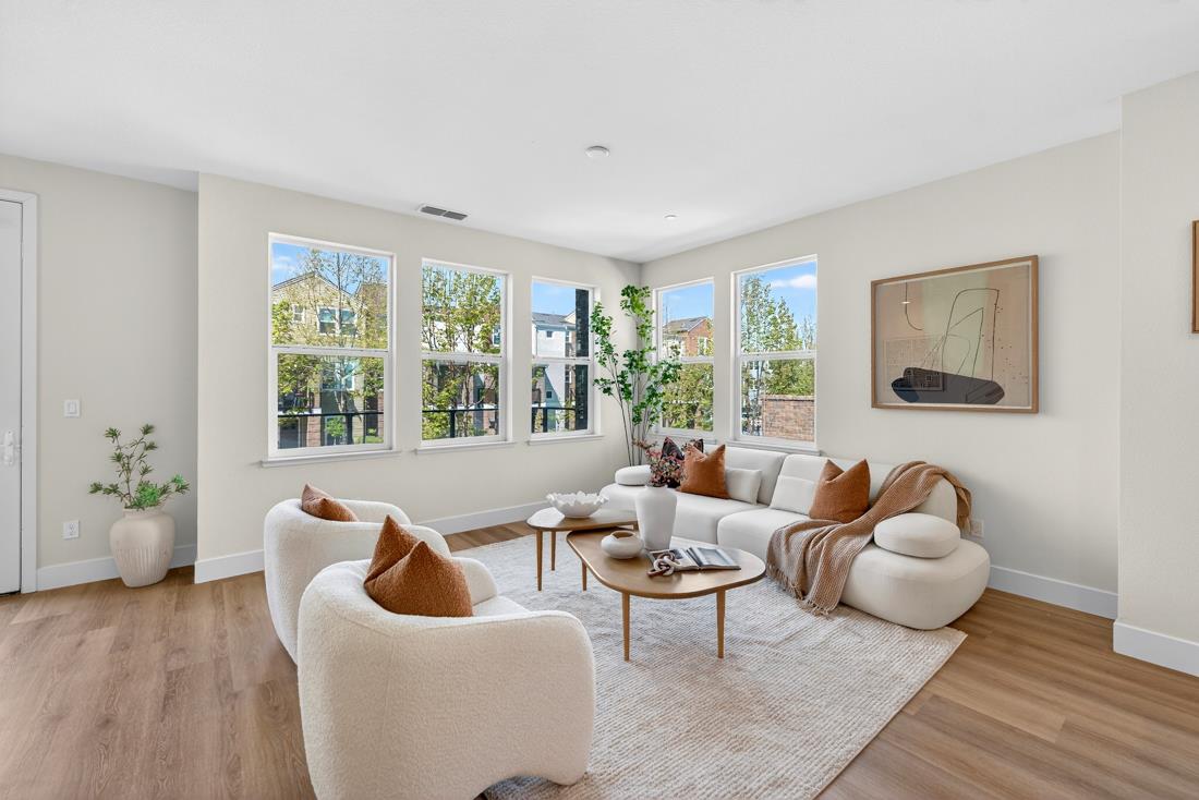 Detail Gallery Image 32 of 60 For 552 Galt Ter #4,  Sunnyvale,  CA 94085 - 4 Beds | 3/1 Baths