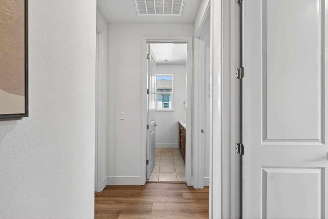 Detail Gallery Image 42 of 60 For 552 Galt Ter #4,  Sunnyvale,  CA 94085 - 4 Beds | 3/1 Baths