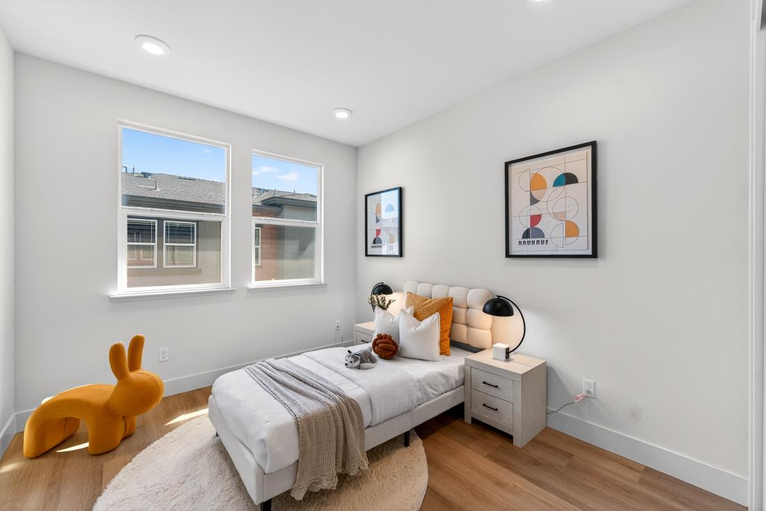 Detail Gallery Image 43 of 60 For 552 Galt Ter #4,  Sunnyvale,  CA 94085 - 4 Beds | 3/1 Baths